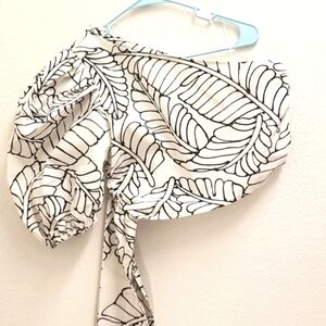 Noel Flutter One Sleeve Tops